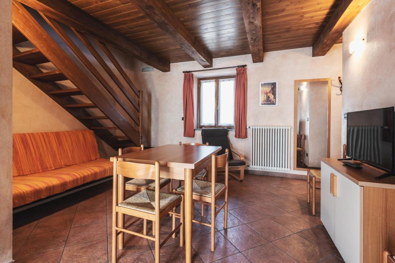 Residence La Tana Del Ghiro Bardonecchia Eksteriør bilde