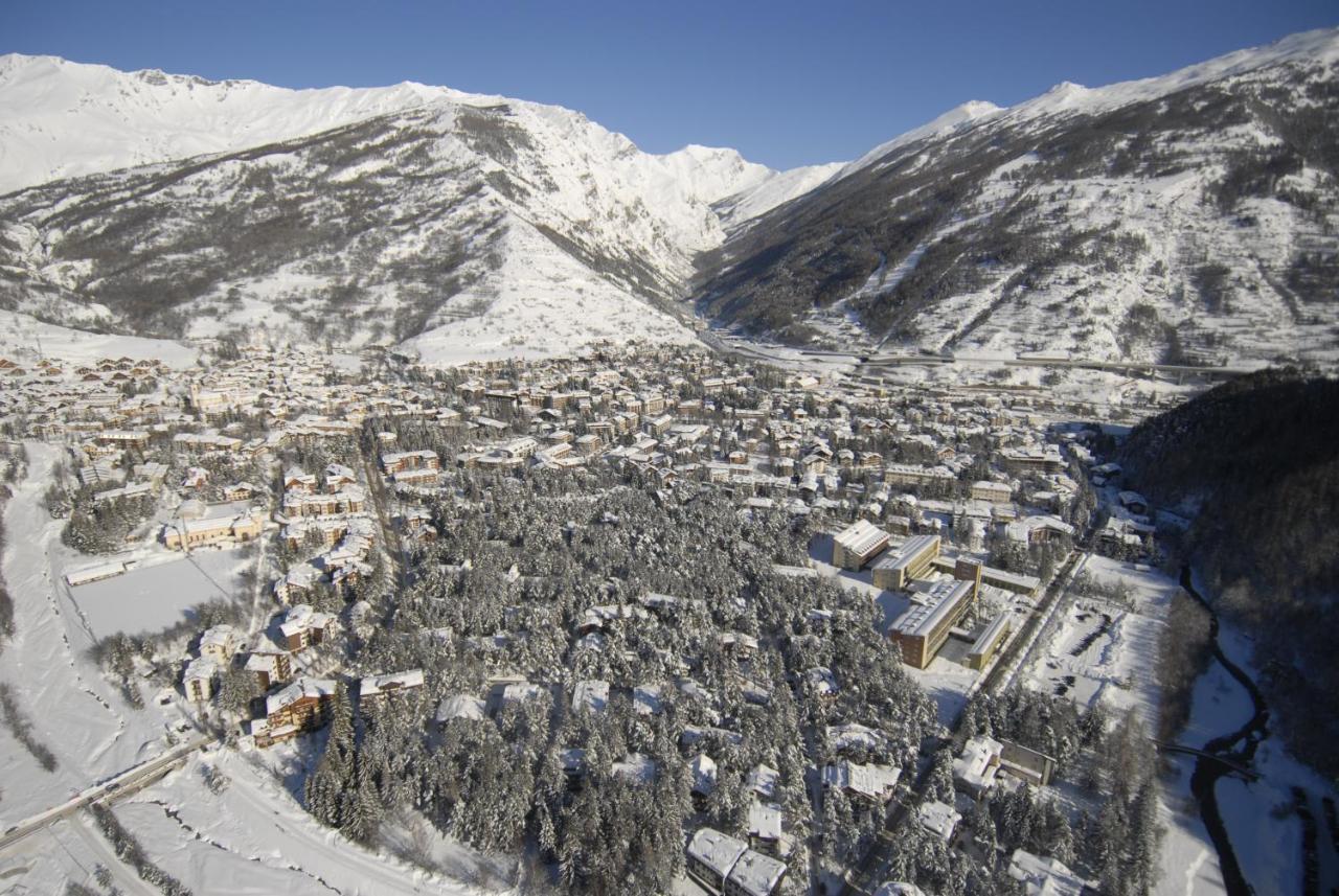 Residence La Tana Del Ghiro Bardonecchia Eksteriør bilde