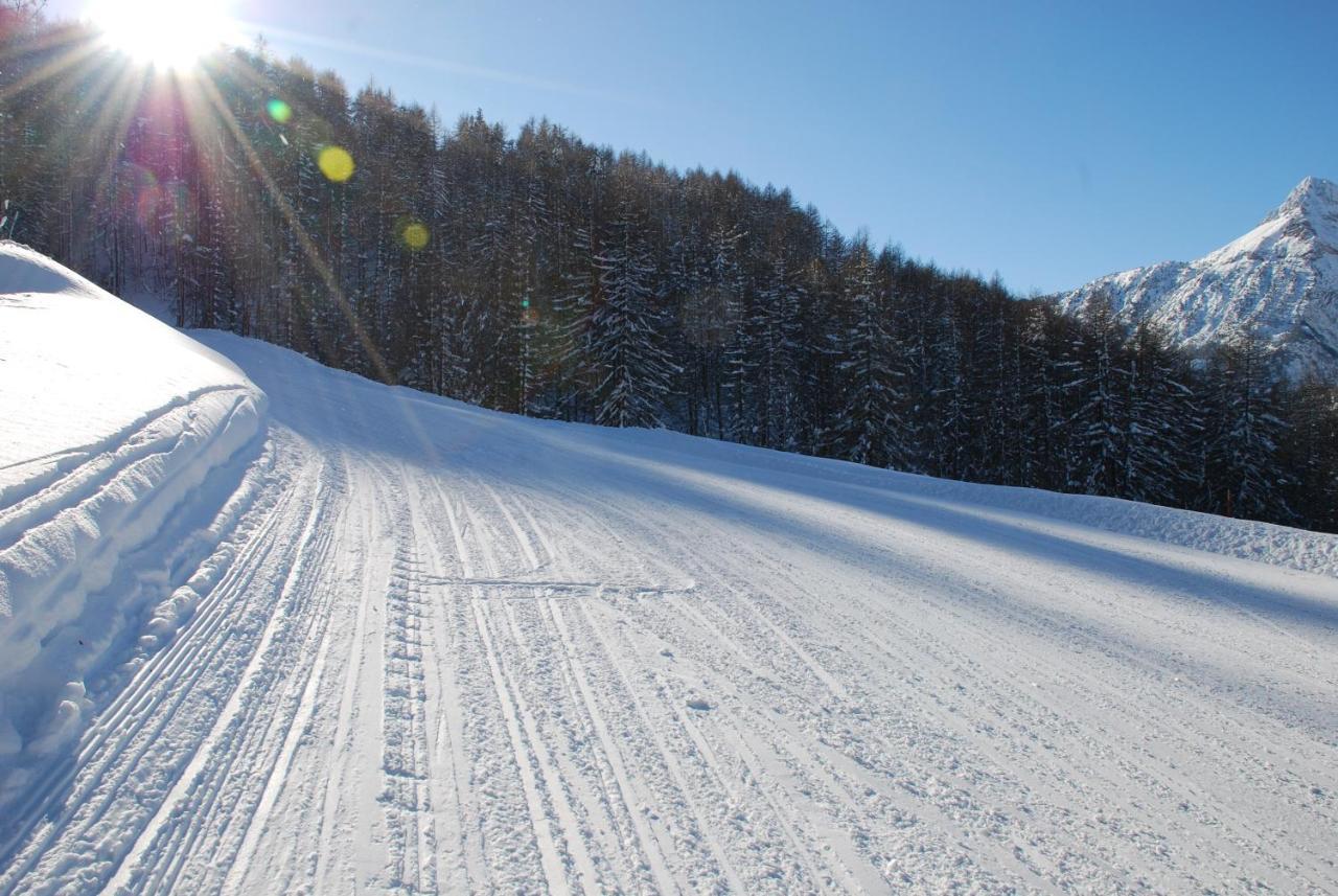 Residence La Tana Del Ghiro Bardonecchia Eksteriør bilde